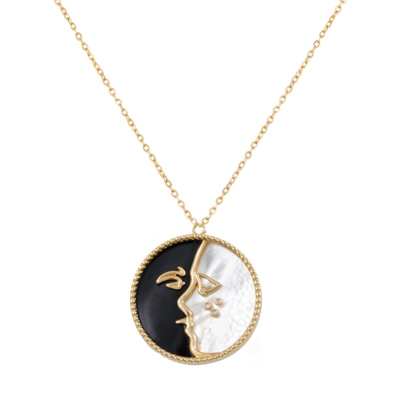 The Kiss Pendant