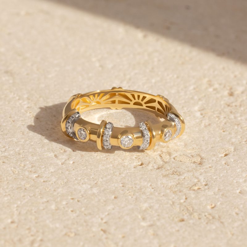 R404D53-milky-round-diamond-ring