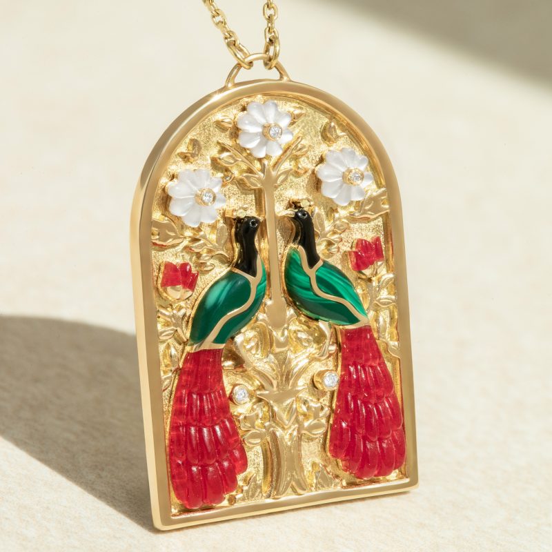 Necklace Cosmic Love Noah_s Arc-Peacock – Closeup